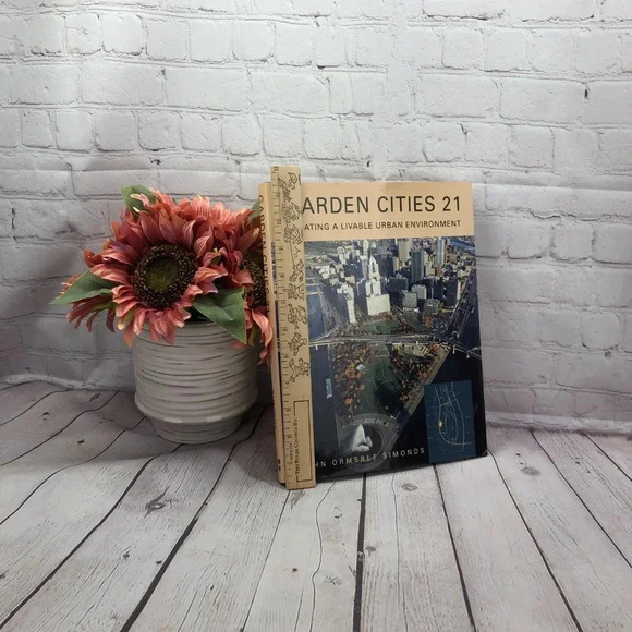 Vintage 1994 GARDEN CITIES 21 creating a livable urban environment book - Picture 2 of 9